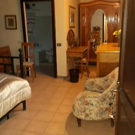 Alojamento de Acomodação e Pequeno-almoço Casa Cantone Foligno *